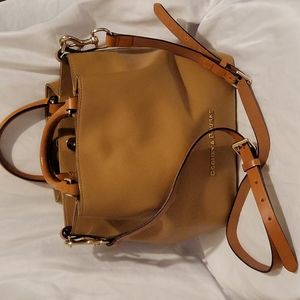 Dooney and Bourke Barlow